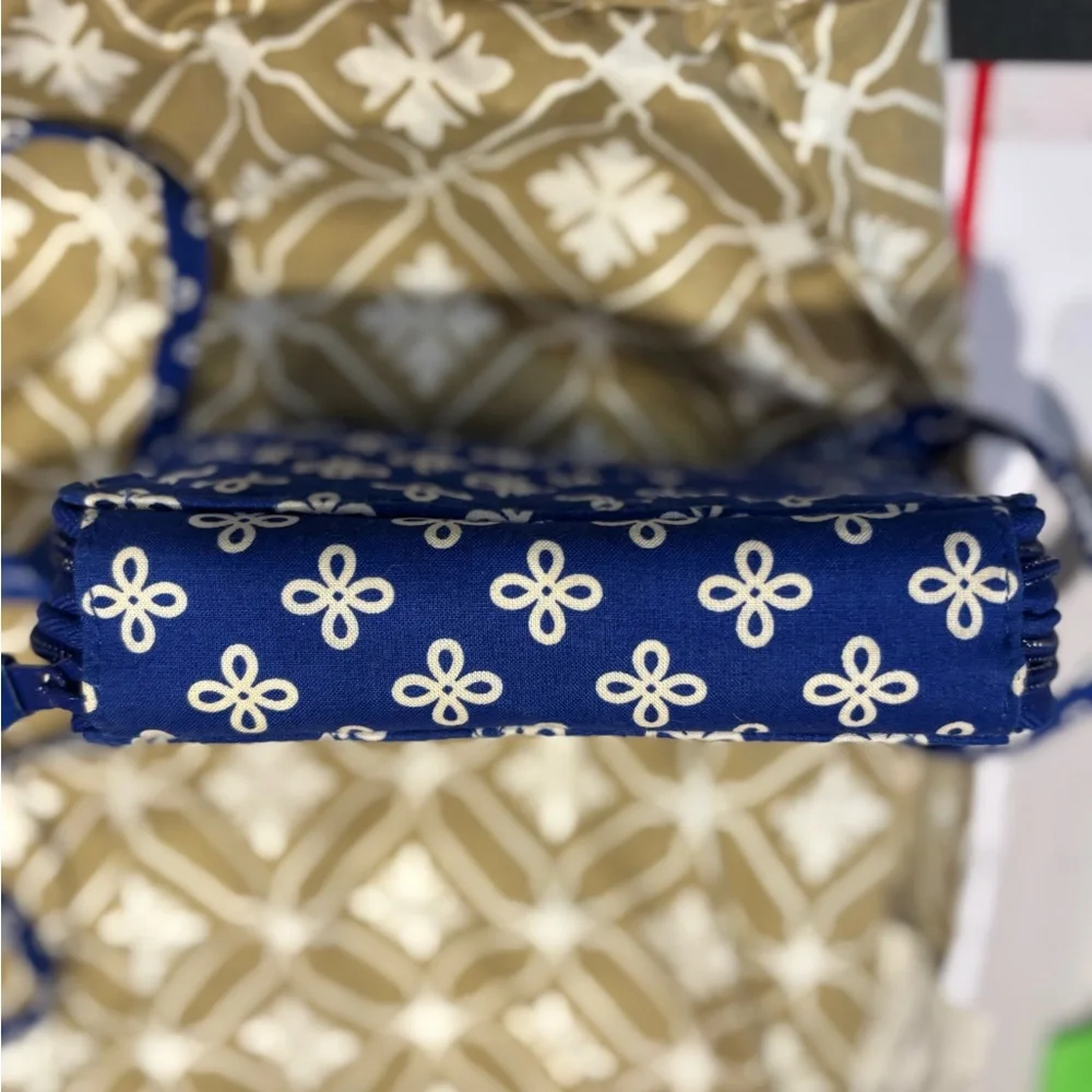 Vera Bradley Blue and White Crossbody Bag (University of Kentucky) - Picture 11 of 11